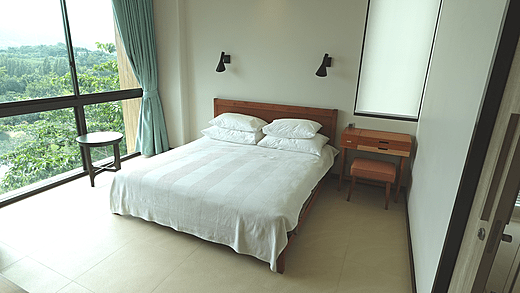 Home staging services for a 190 sqm 3-bedrooms penthouse at Swan Lake Residence in Khao Yai (Thailand)
